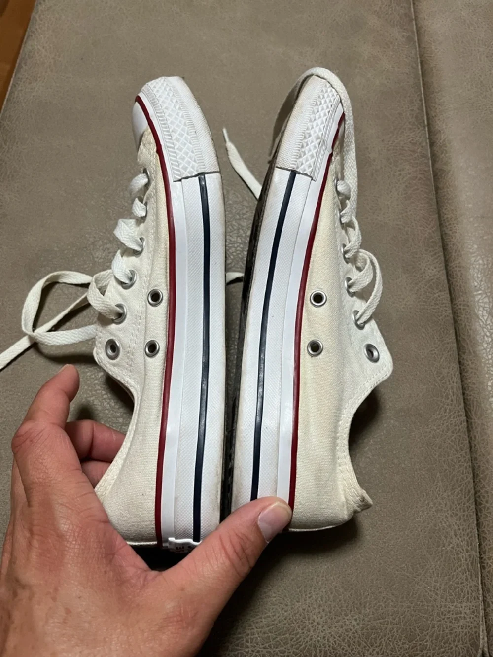 Converse Classic Low Top Canvas Sneakers in Off-White with Red Trim unisex - Picture 5 of 9